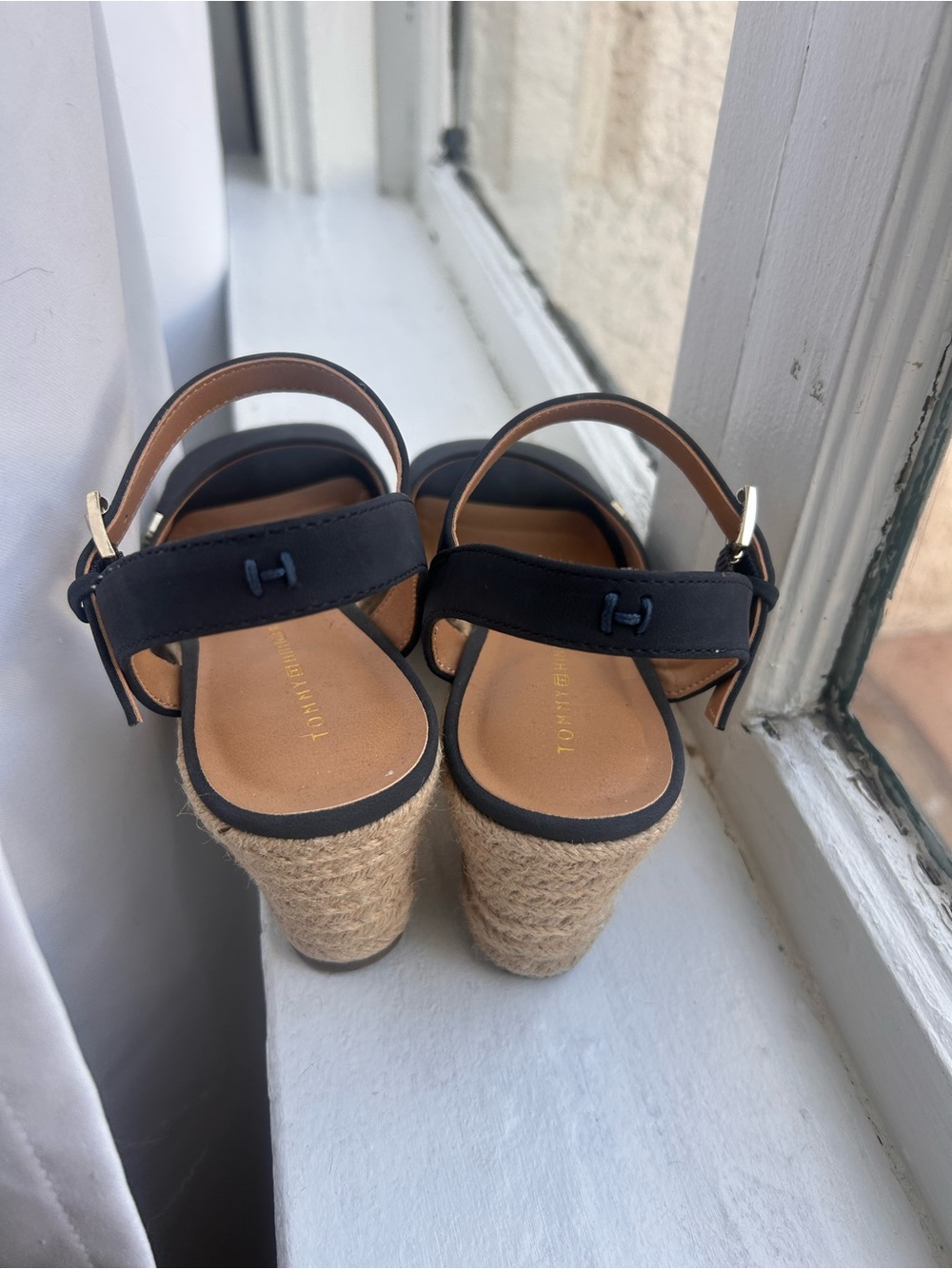 New! Never worn Tommy Hilfiger navy Wedge Sandals with Ankle Strap size 8.5 - Picture 3 of 7